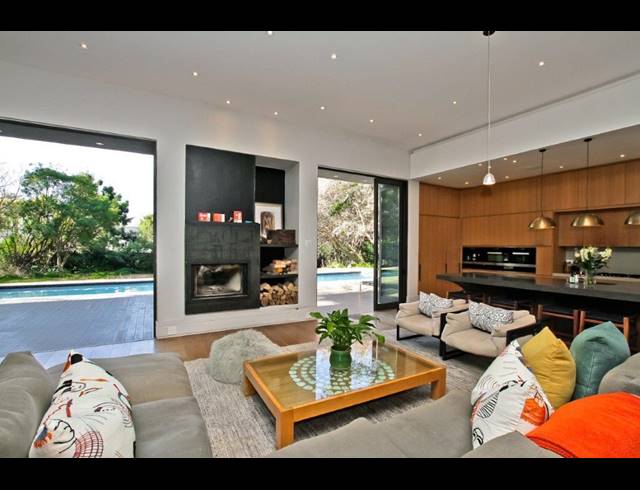 4 BEDROOM HOUSE TO LET IN MELROSE